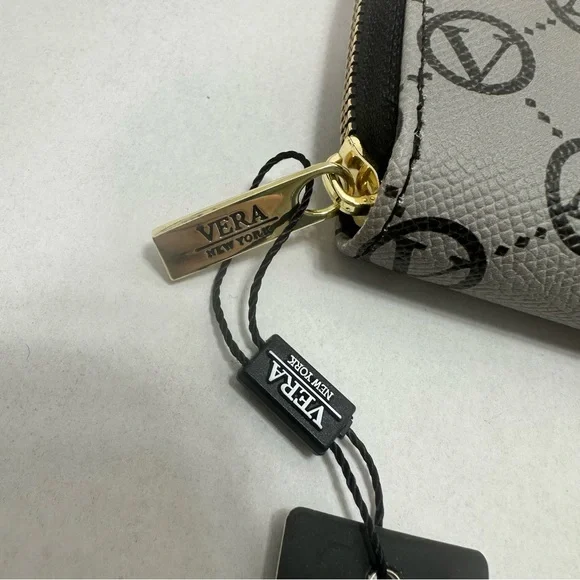 Vera New York Wallet Womens Black Signature Logo Zip Around Stripe Geometric New - Picture 8 of 10